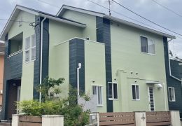 ［外壁］サイディング｜ディバインコート、［屋根］コロニアル｜プレミアム無機塗装 写真